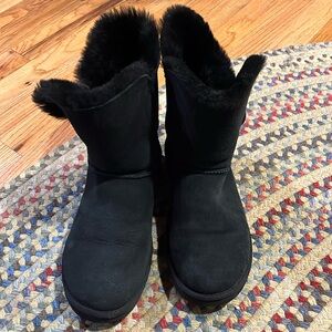 UGG - Size 10 - Mint Condition